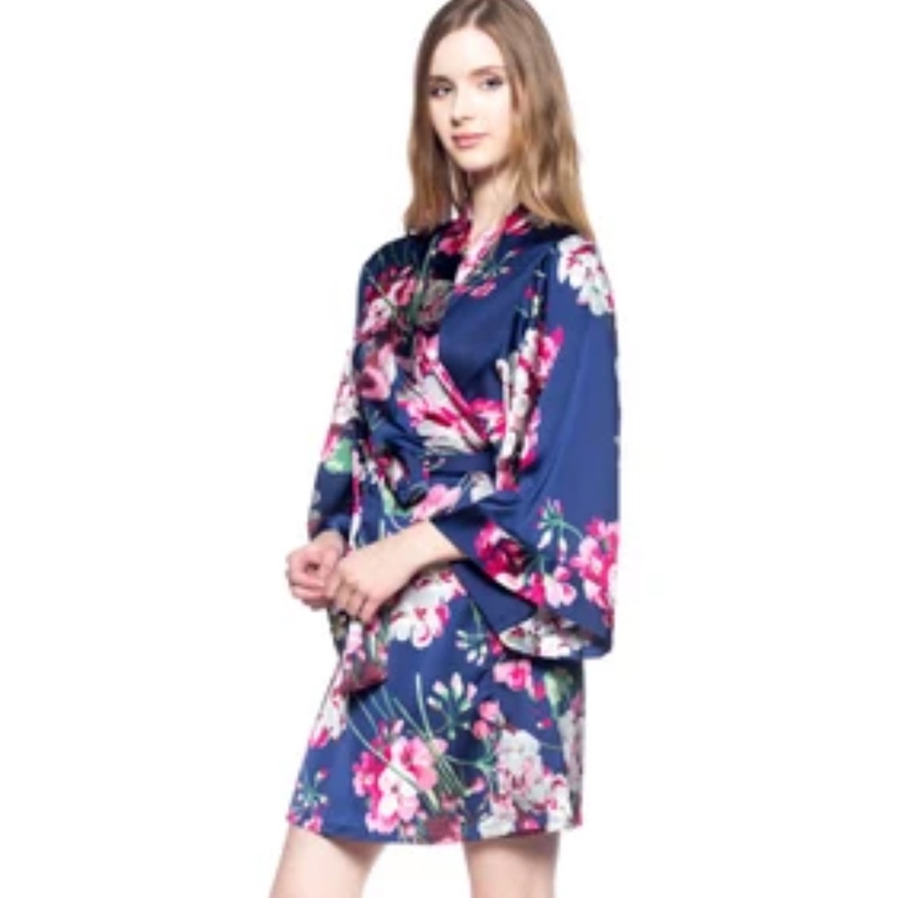 Victoria's Secret -100% Silk Floral Satin Kimono Robe - O/S (10)